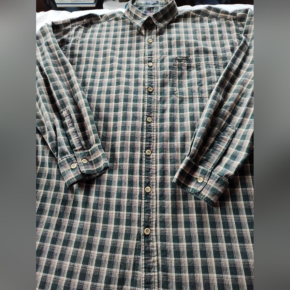 DICKIES Men's Button Up Shirt. Size XLT. Long Sleeves.
